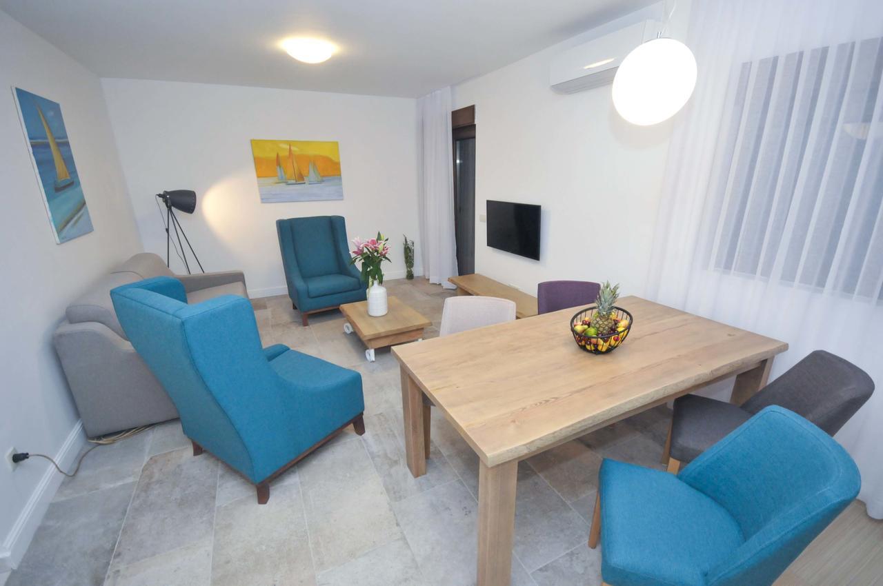 Corso Levante Luxury Suites Petrovac Exterior foto