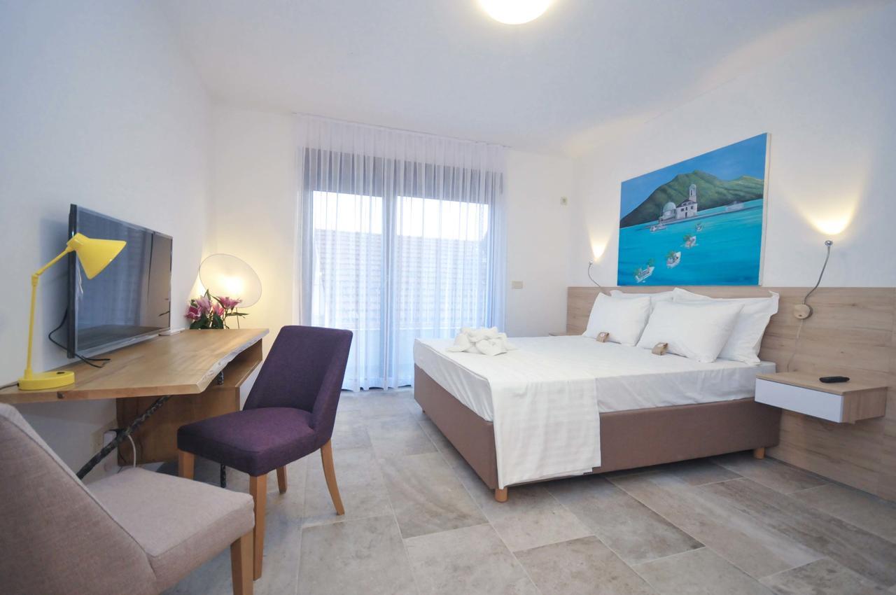 Corso Levante Luxury Suites Petrovac Exterior foto