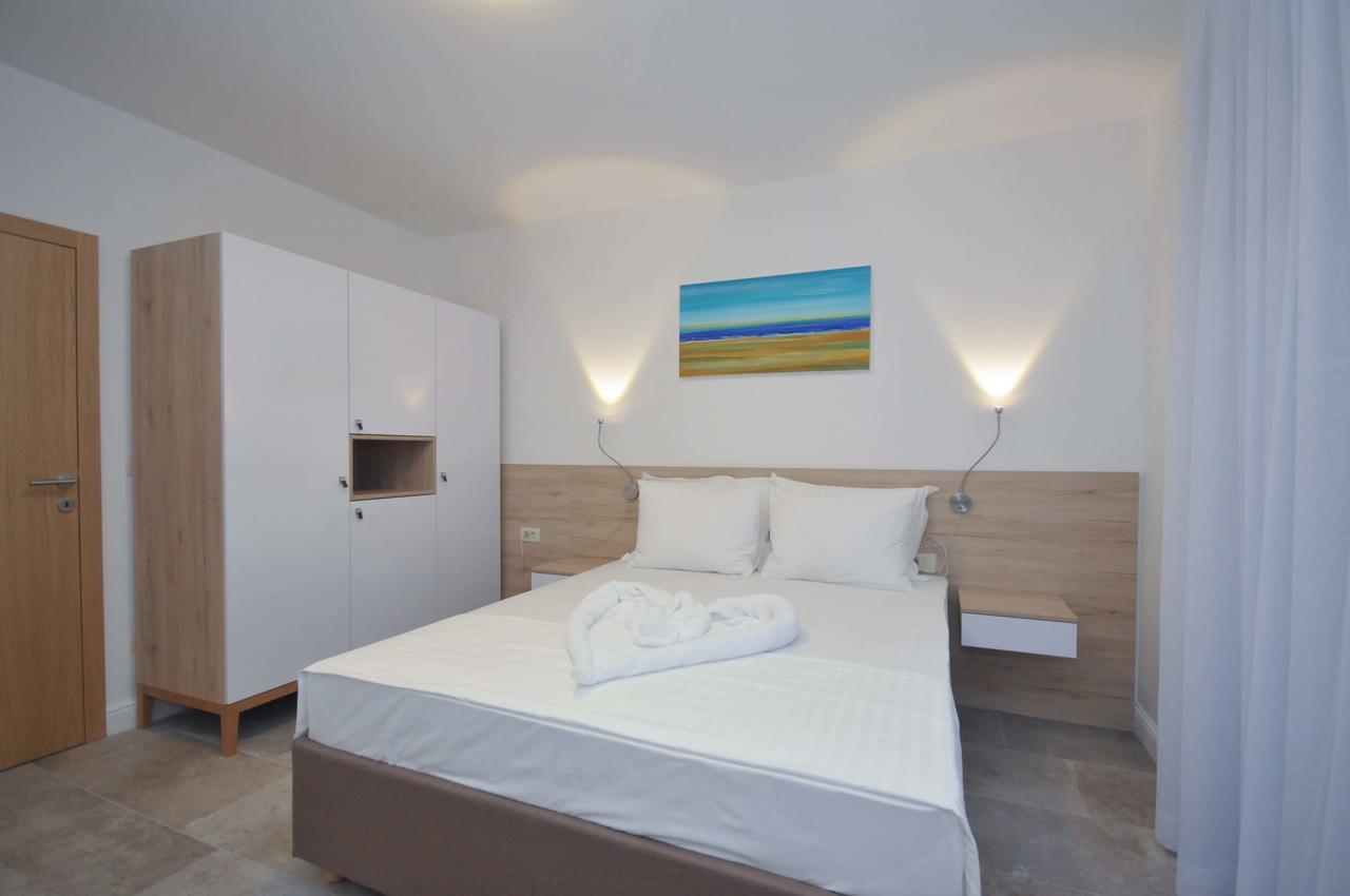 Corso Levante Luxury Suites Petrovac Exterior foto