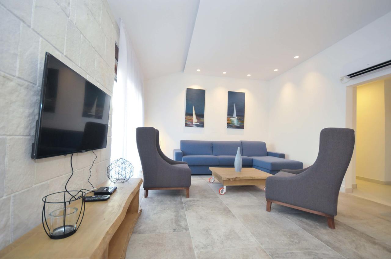 Corso Levante Luxury Suites Petrovac Exterior foto